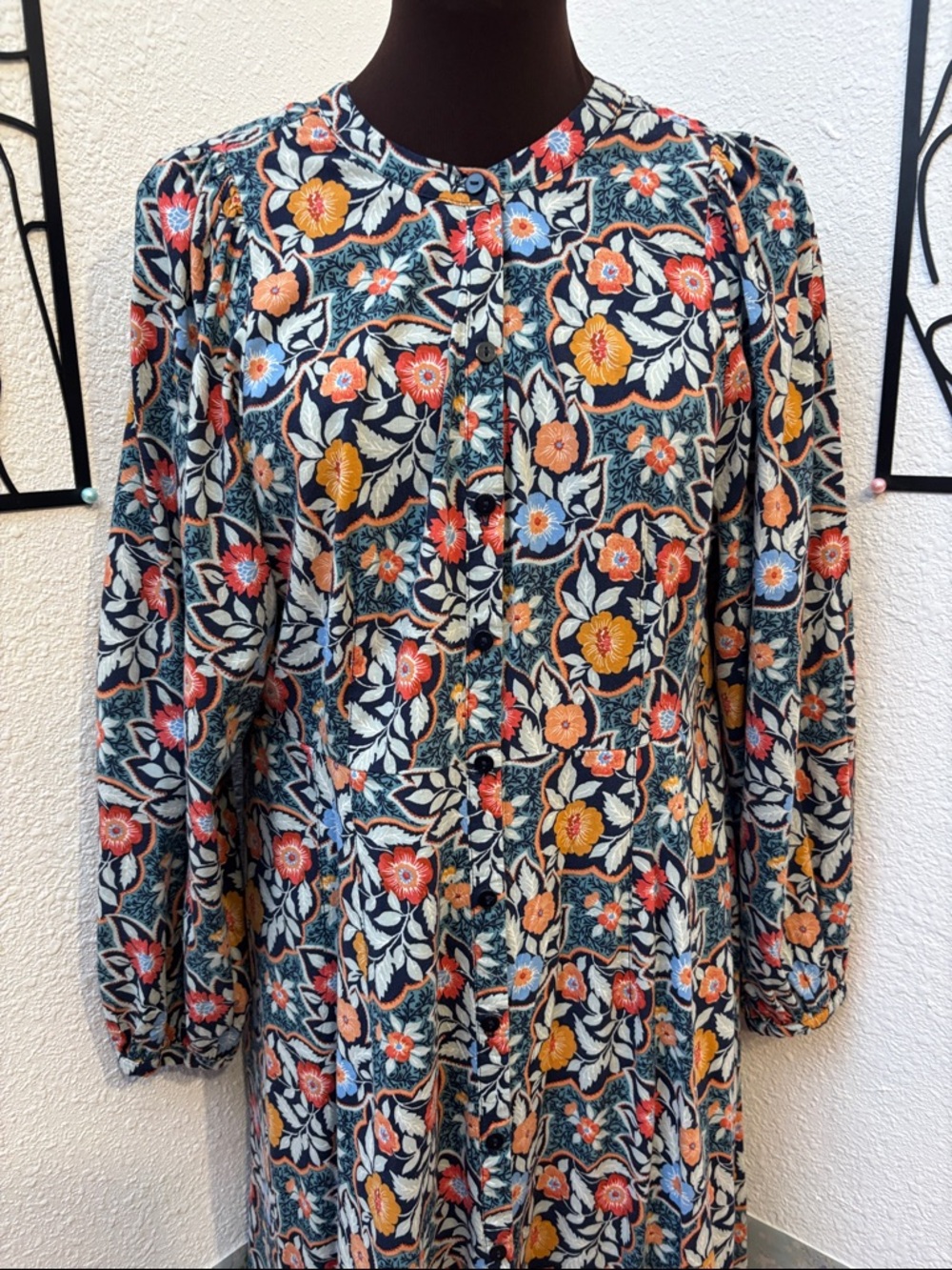 Universal Thread blue and orange multicolor long sleeve midi dress. Size M.